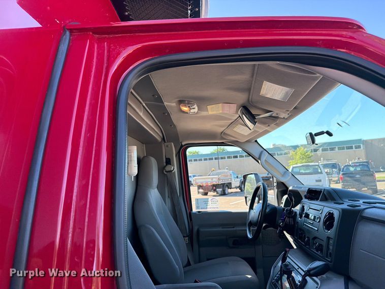 image for item FK0298 2015 Ford E450 ambulance