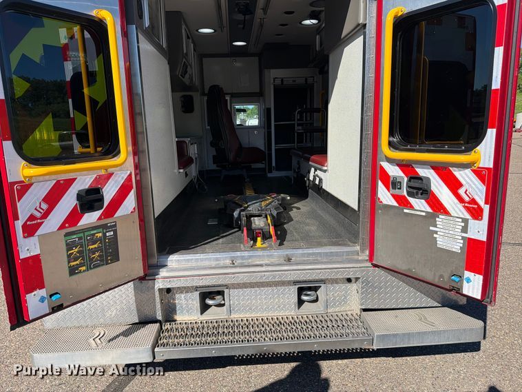 image for item FK0298 2015 Ford E450 ambulance