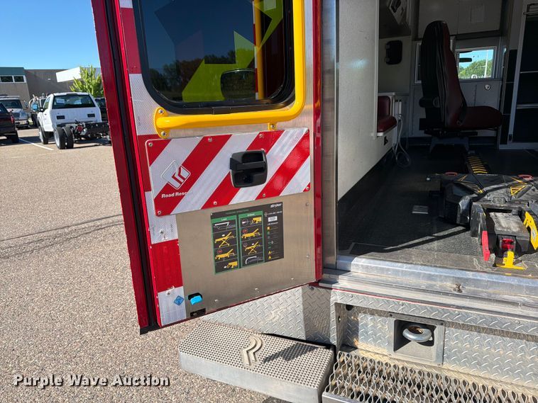 image for item FK0298 2015 Ford E450 ambulance