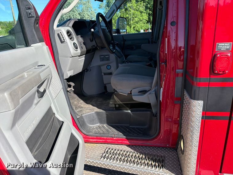 image for item FK0298 2015 Ford E450 ambulance