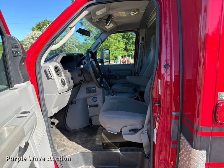 image for item FK0298 2015 Ford E450 ambulance