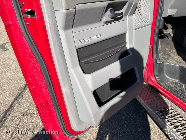 image for item FK0298 2015 Ford E450 ambulance