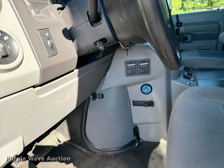 image for item FK0298 2015 Ford E450 ambulance