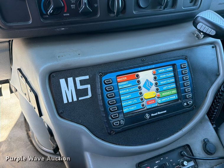image for item FK0298 2015 Ford E450 ambulance