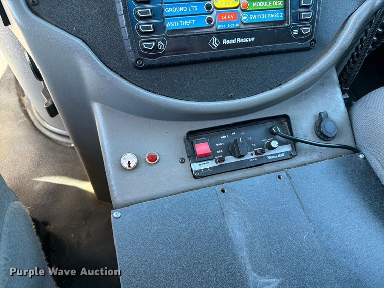 image for item FK0298 2015 Ford E450 ambulance