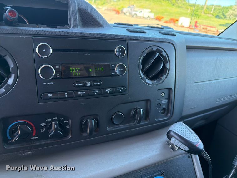 image for item FK0298 2015 Ford E450 ambulance