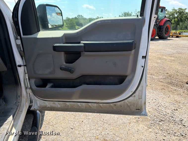 image for item FK3017 2016 Ford F150 XL pickup truck