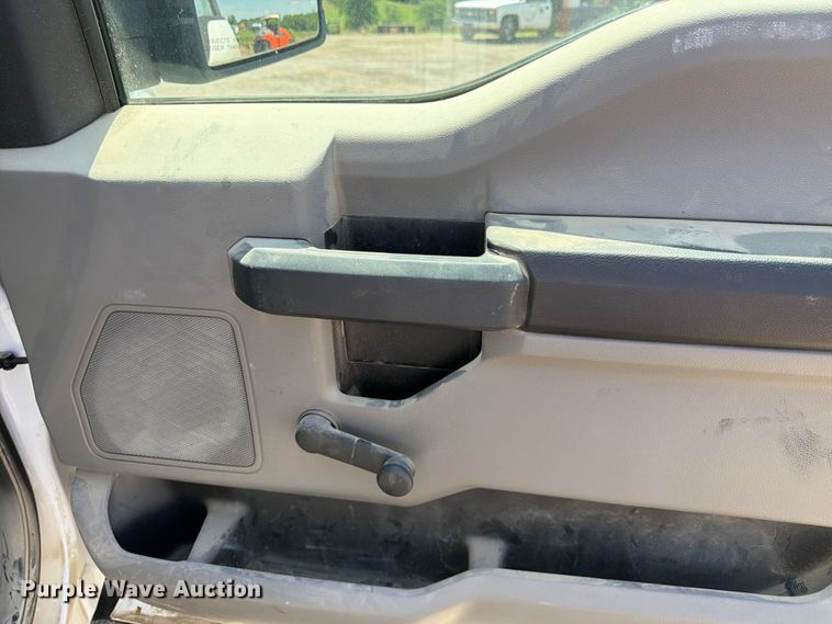 image for item FK3017 2016 Ford F150 XL pickup truck
