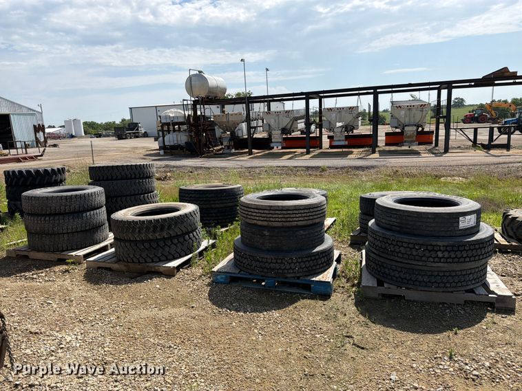 image for item FK3020 Approximately 21 tires