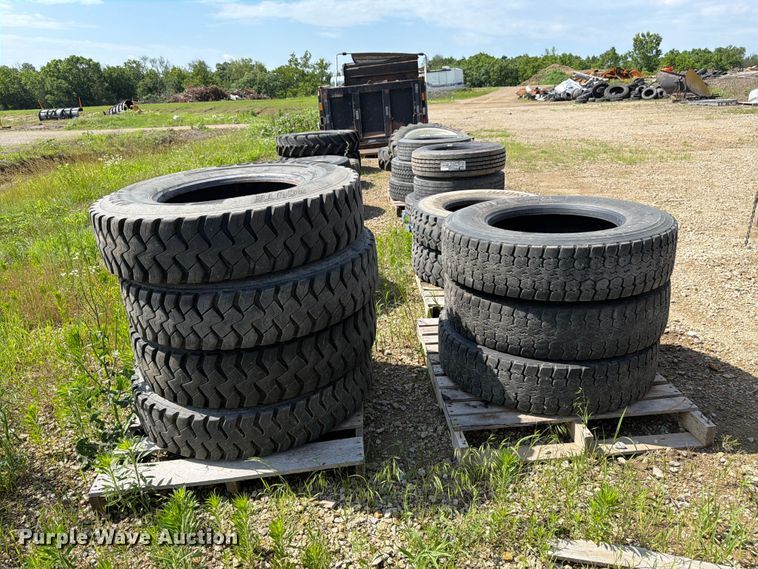 image for item FK3020 Approximately 21 tires