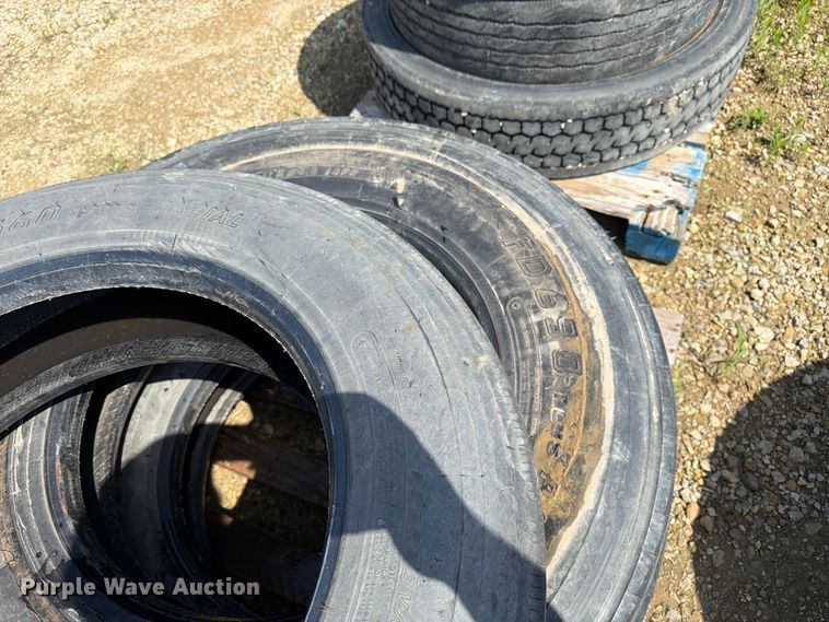 image for item FK3020 Approximately 21 tires