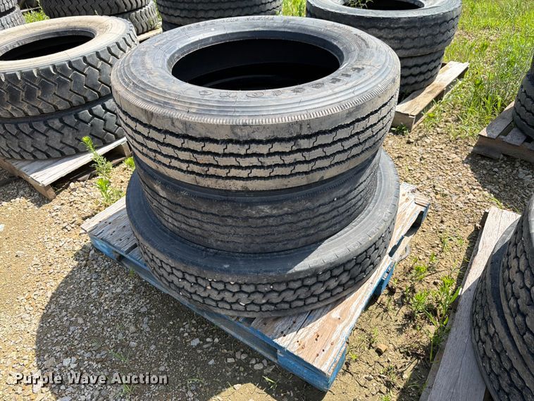 image for item FK3020 Approximately 21 tires
