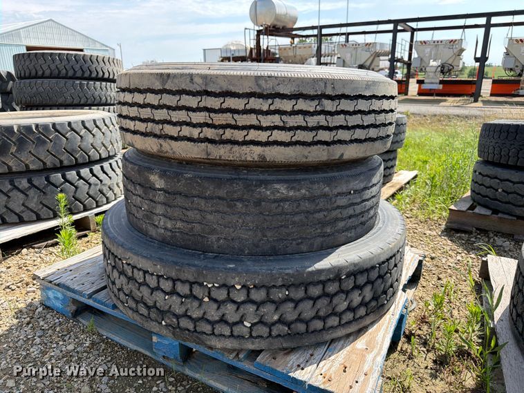 image for item FK3020 Approximately 21 tires