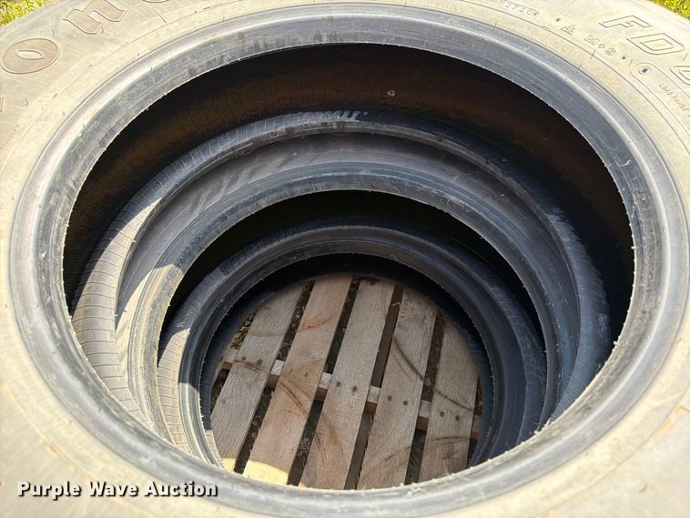 image for item FK3020 Approximately 21 tires