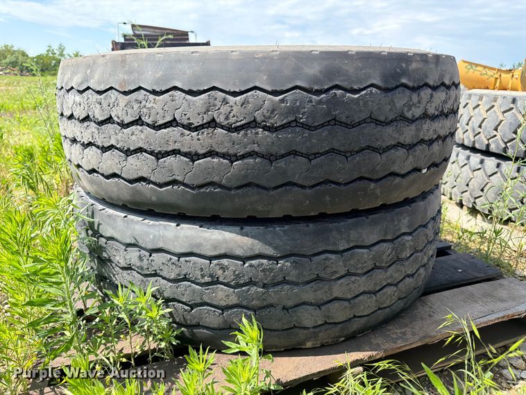 image for item FK3020 Approximately 21 tires