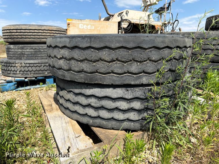 image for item FK3020 Approximately 21 tires