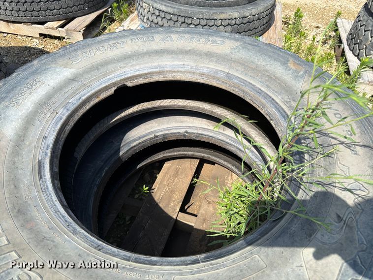 image for item FK3020 Approximately 21 tires