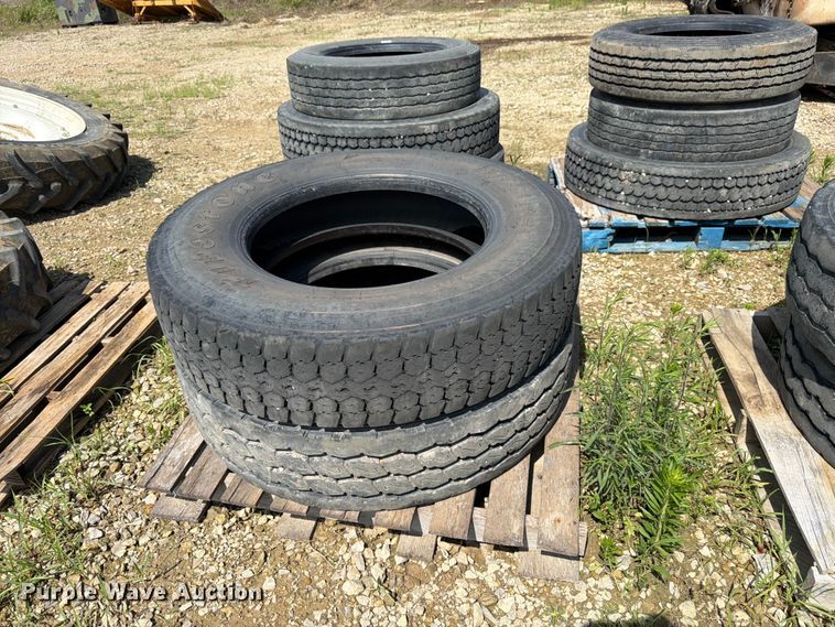 image for item FK3020 Approximately 21 tires
