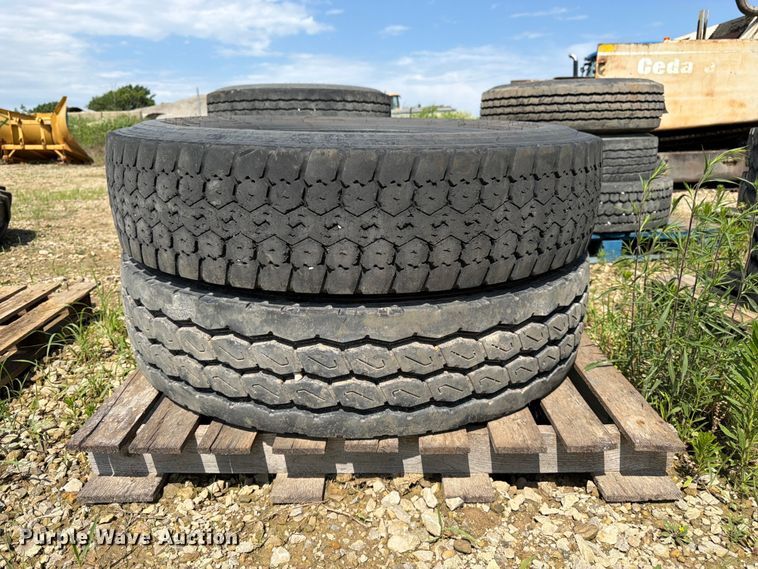 image for item FK3020 Approximately 21 tires