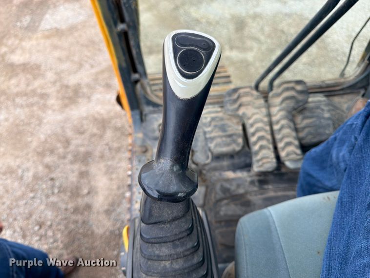 image for item FK3021 2010 Hyundai ROBEX160LC-9 excavator