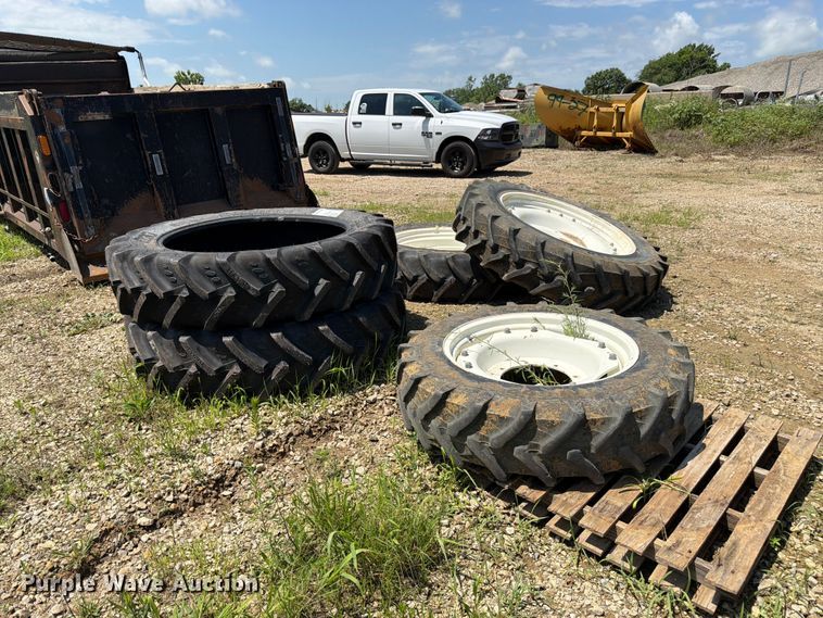 image for item FK3023 Approximately 10 tires
