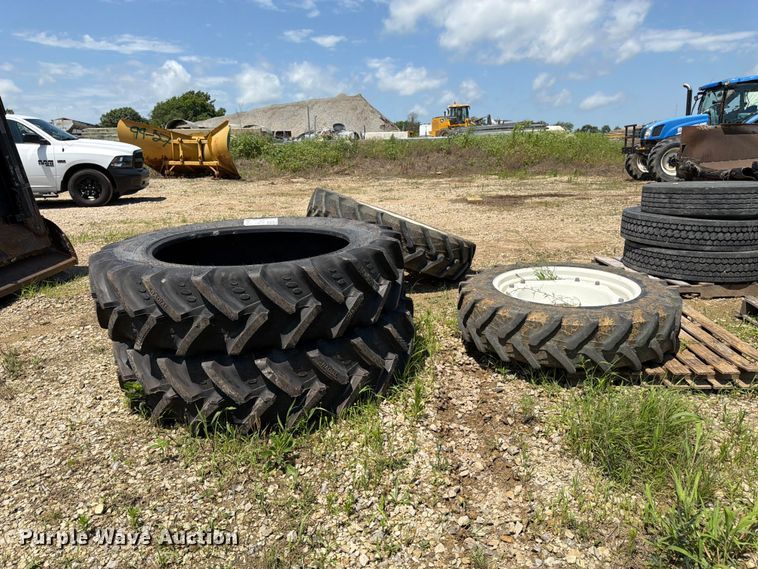 image for item FK3023 Approximately 10 tires