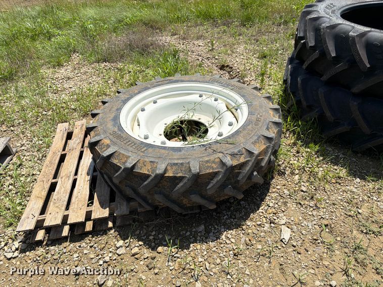 image for item FK3023 Approximately 10 tires