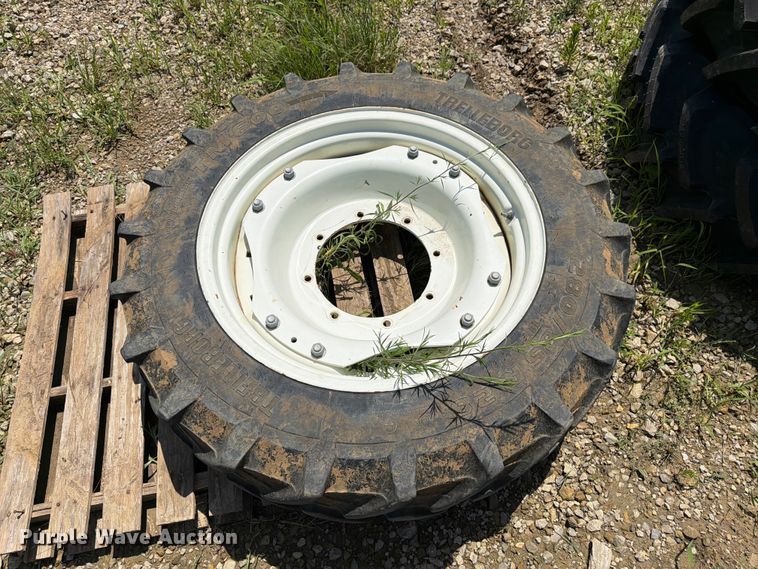 image for item FK3023 Approximately 10 tires