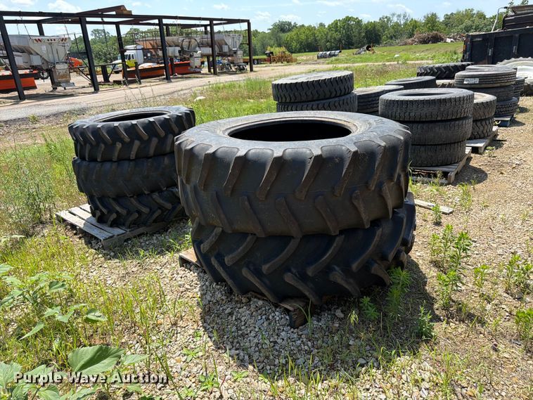 image for item FK3023 Approximately 10 tires
