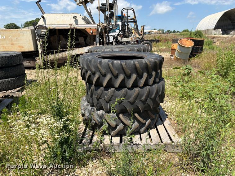 image for item FK3023 Approximately 10 tires