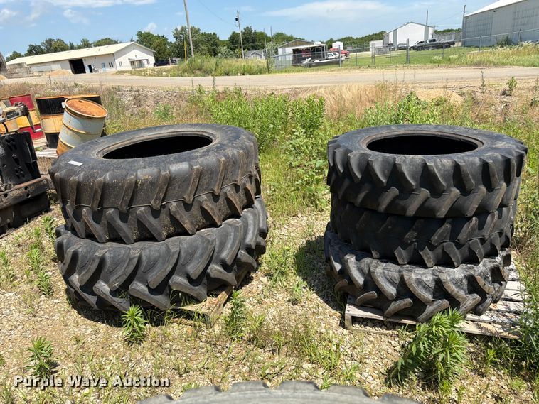image for item FK3023 Approximately 10 tires