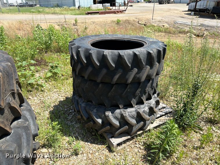 image for item FK3023 Approximately 10 tires