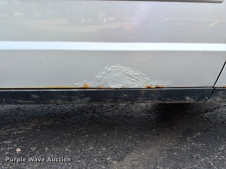 image for item FK3074 2010 Chrysler Town And Country LX van
