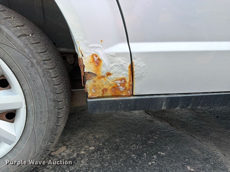 image for item FK3074 2010 Chrysler Town And Country LX van