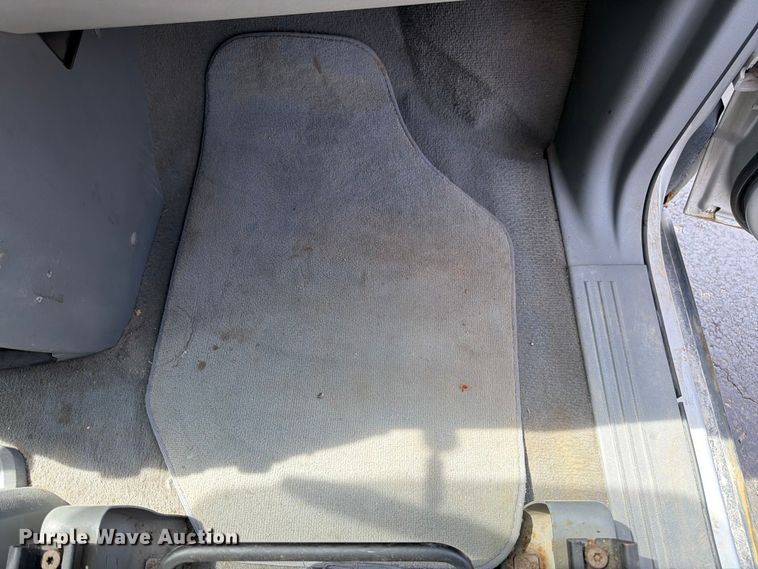 image for item FK3074 2010 Chrysler Town And Country LX van