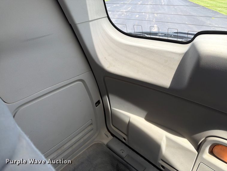 image for item FK3074 2010 Chrysler Town And Country LX van