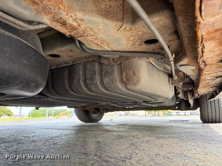image for item FK3074 2010 Chrysler Town And Country LX van