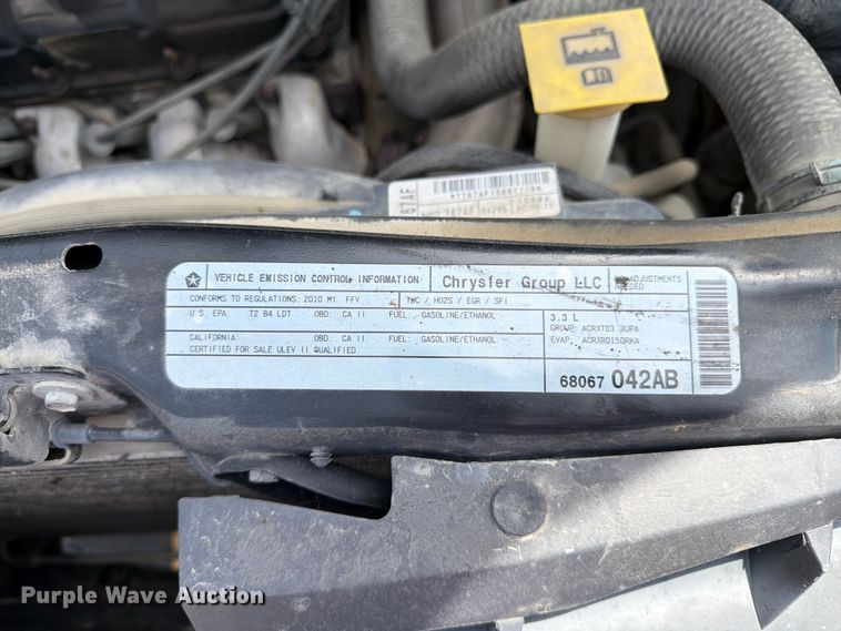 image for item FK3074 2010 Chrysler Town And Country LX van