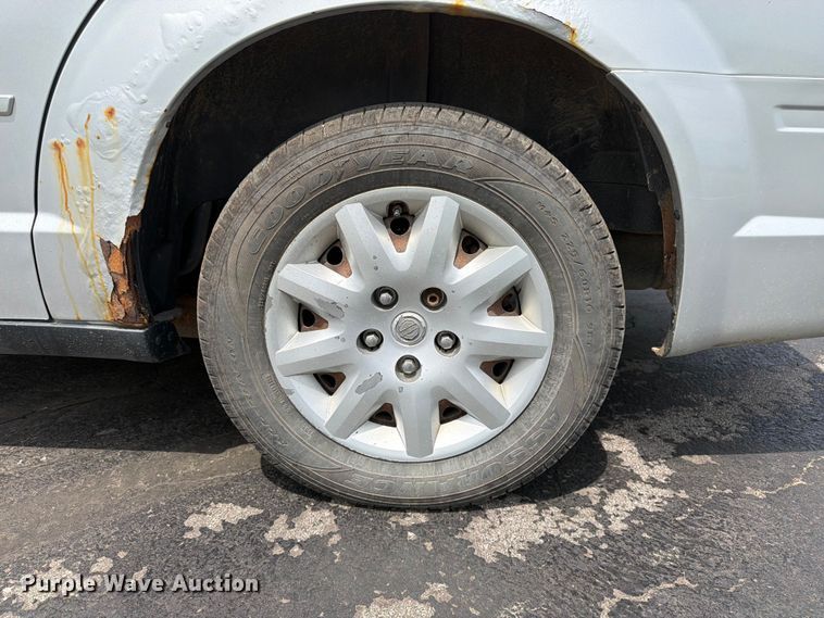 image for item FK3074 2010 Chrysler Town And Country LX van
