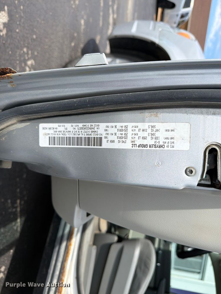 image for item FK3074 2010 Chrysler Town And Country LX van