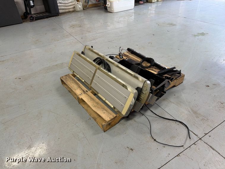 image for item FK3087 Law enforcement equipment