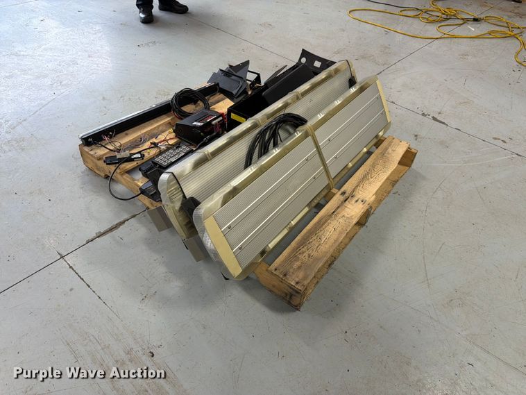 image for item FK3087 Law enforcement equipment