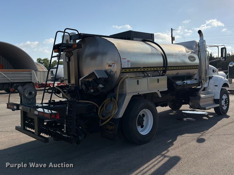 image for item FK3105 2020 Peterbilt 337 oil distributor truck