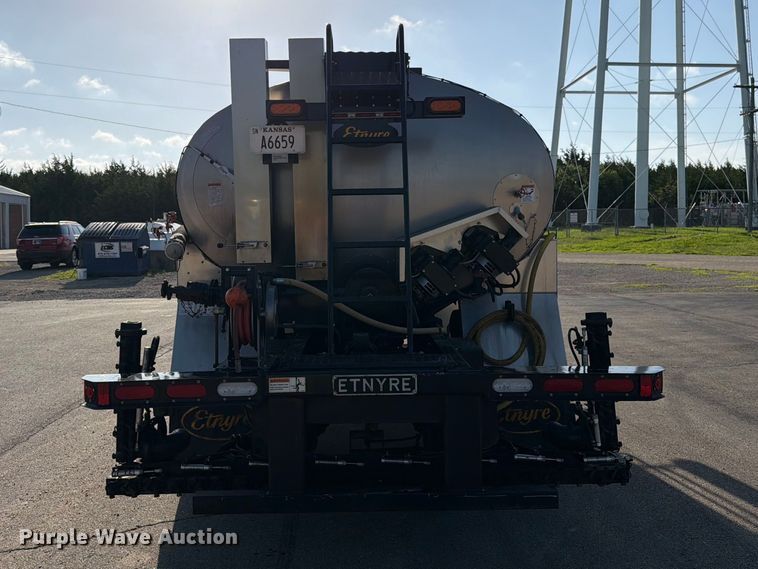 image for item FK3105 2020 Peterbilt 337 oil distributor truck
