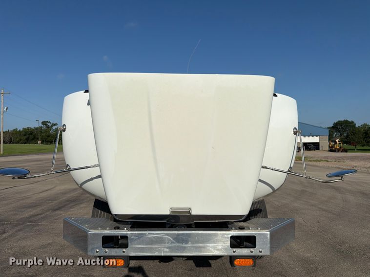 image for item FK3105 2020 Peterbilt 337 oil distributor truck