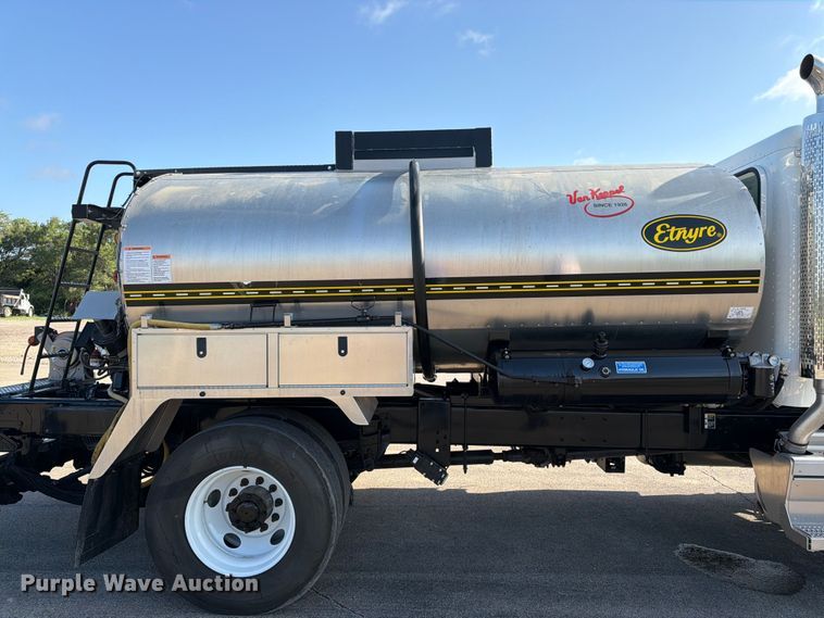 image for item FK3105 2020 Peterbilt 337 oil distributor truck