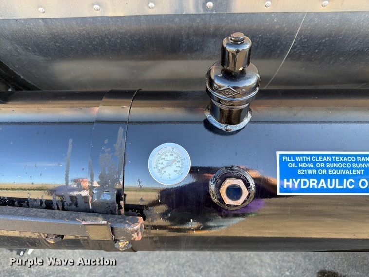 image for item FK3105 2020 Peterbilt 337 oil distributor truck