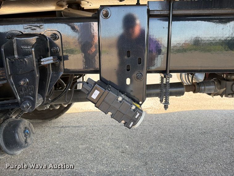 image for item FK3105 2020 Peterbilt 337 oil distributor truck