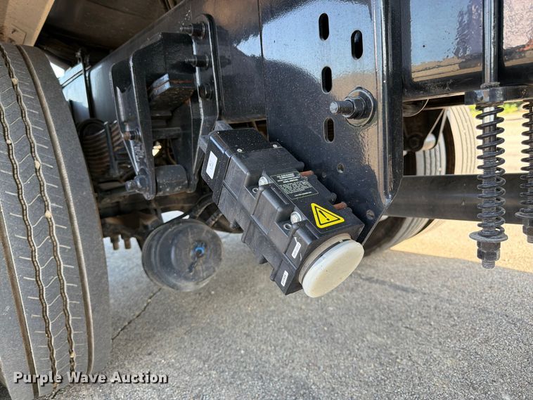 image for item FK3105 2020 Peterbilt 337 oil distributor truck