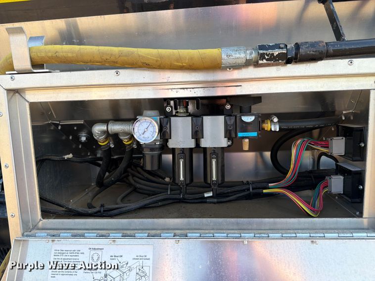 image for item FK3105 2020 Peterbilt 337 oil distributor truck